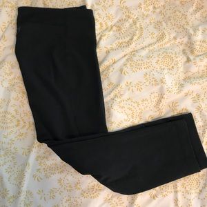 Under Armour black cropped leggings